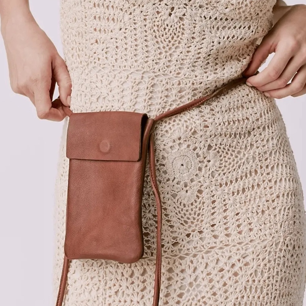 FREE PEOPLE Lets Dance Crossbody CellPhone Bag Purse Leather Brown Neutral
